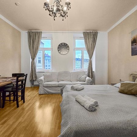 Davidov Stays Danube Vienna Exterior photo