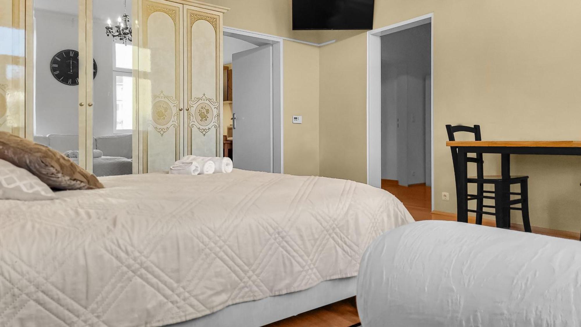 Davidov Stays Danube Vienna Room photo